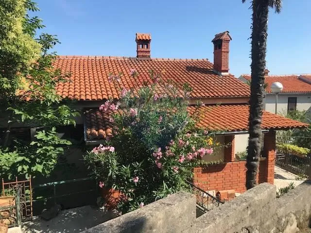 OPATIJA - Samostojeća kuća sa pogledom - cover