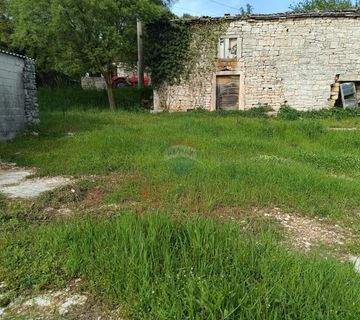 Istra, Kanfanar - stara kamena kuća 130m2 i zemljište 570 m2 - cover