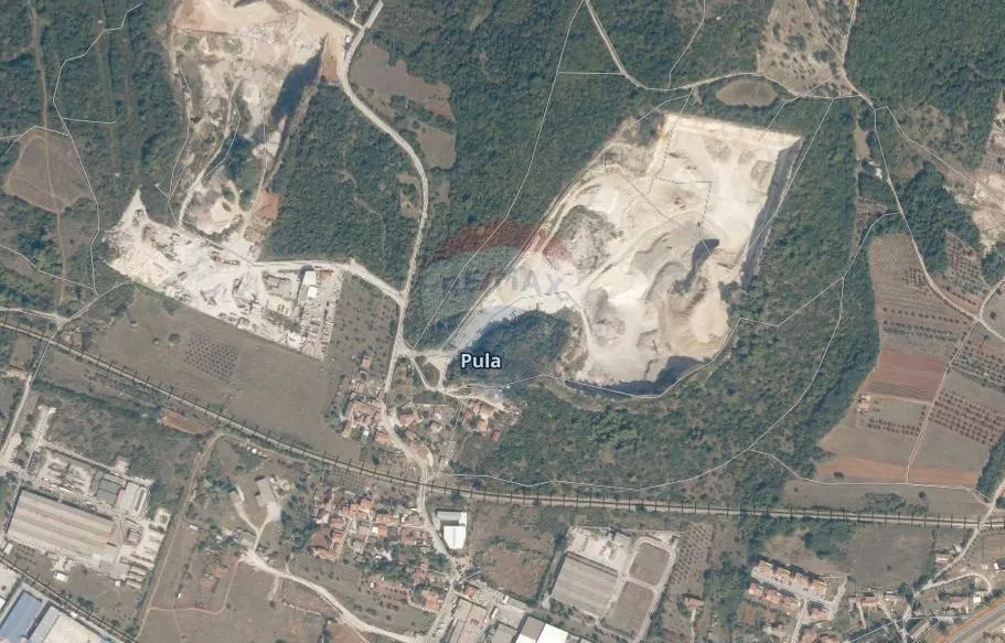 ISTRA, PULA, građevinsko zemljište gospodarske-proizvodne namjene, 1ha - cover