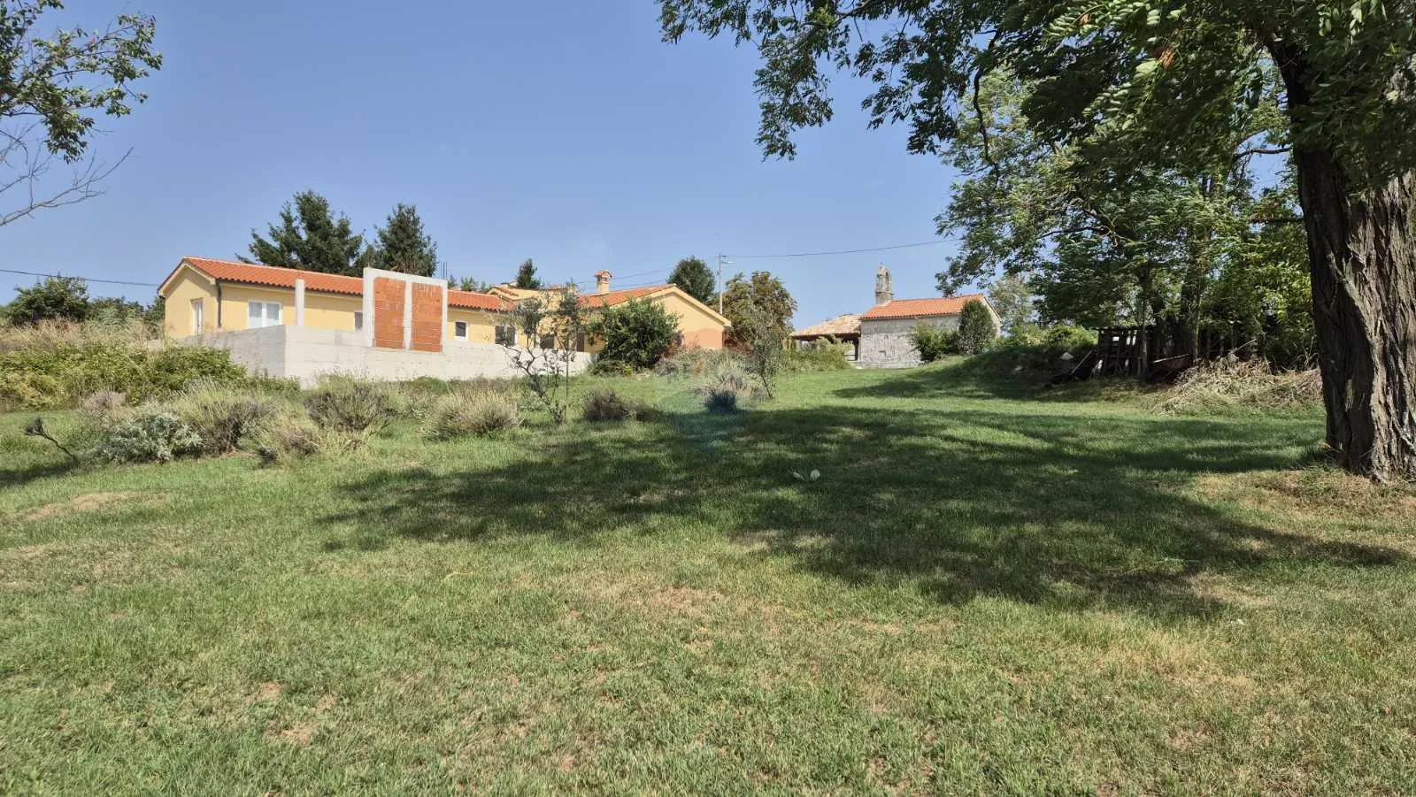 Istra, Svetvinčenat - građevinsko zemljište u centru - cover