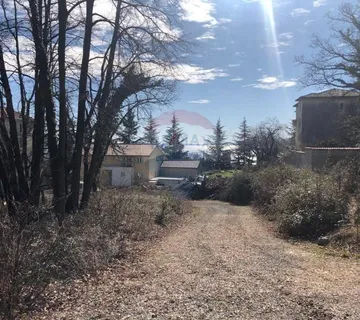 Jedinstveno građevinsko zemljište od 6.148m2, centar Matulja sa osiguranim putom - EKSKLUZIVNO SAMO KOD NAS! - cover