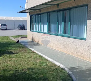 Poreč, Labinci, Industrijska zona, poslovni prostor, uredi - cover