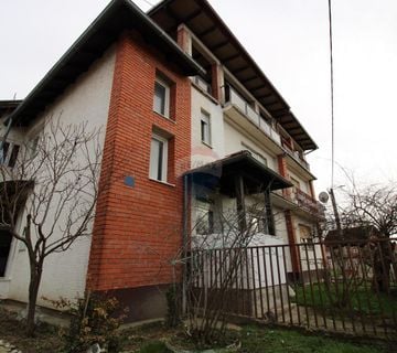 Petrinja, kuća 382 m2, 4 stambene jedinice - cover