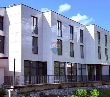 Crikvenica- luksuzni apartman u centru grada - cover