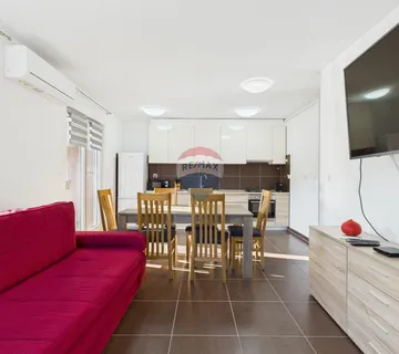 PULA, VIDIKOVAC - stan blizina plaže, lift - cover