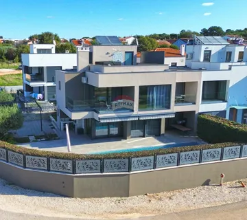 ISTRA, POREČ - Luksuzna moderna kuća 500m od mora - cover