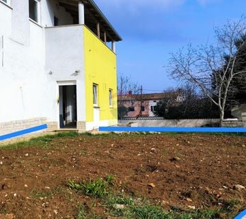 Istra, Marčana - poslovni prostor u centru za najam - cover