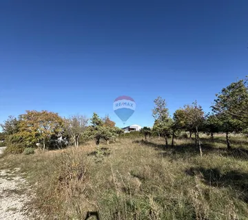 Istra, Barban, Rebići - građevinsko zemljište s pravomoćnom dozvolom, 1071 m2 - cover