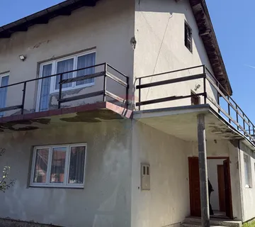 Petrinja, Centar - kuća s dva etažirana stana,6 soba, pomoćnom zgradom i garažom - cover