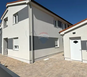 Istra, Šišan - kuća, novogradnja, blizina plaže - cover