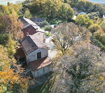 Istra, imanje s četiri kuće - cover