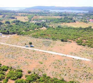 ISTRA, BANJOLE POLJOPRIVREDNO ZEMLJIŠTE 1KM OD MORA 571m2 - cover