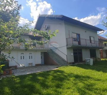 Lika,Donji Lapac,novouređena kuća,blizina rijeke Une - cover