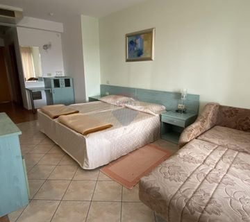 Novi Vinodolski - apartman s balkonom 200m do mora - cover