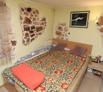 Istra,Nova vas - Kamena kuća u okolici Poreča - cover