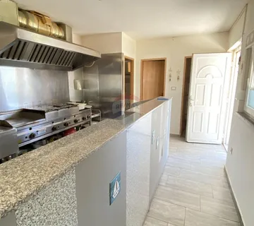 Rijeka, Zamet - fast food za najam s terasom - cover