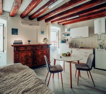 Rovinj,savršeni renovirani studio,1kat,100m od glavnog gradskog trga i mora - cover