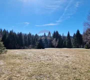 Negrađevni teren 3820 m2 - Hlevci  - cover