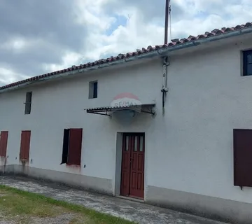 Lupoglav - imanje sa pet objekata - cover