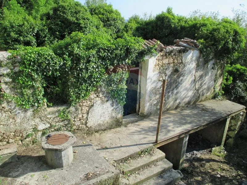 Vinodolska Općina, Bribir, građevinsko zemljište 1100m2 s ruševinom - cover