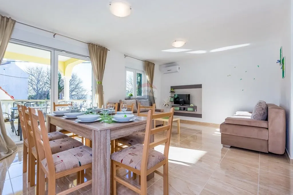 Crikvenica, Dramalj - kuća sa bazenom i 4 parkinga - cover