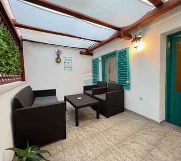 Istra, Pula, apartman u centru grada sa lijepom terasom - cover