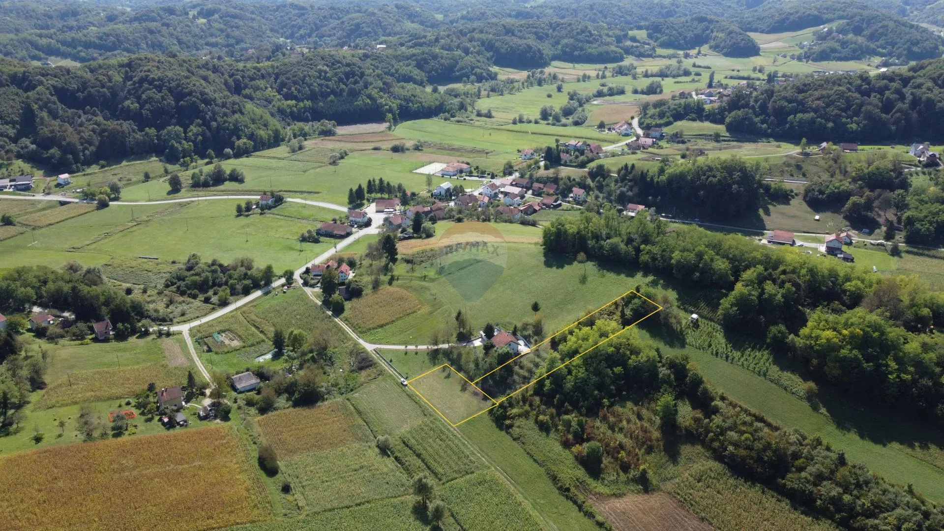 Tuhelj, Velika Horvatska, građevinsko zemljište s nasadom oraha - cover