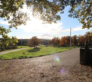 POREČ-građevinska parcela na rubu građevinske zone - cover