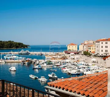 Istra,Rovinj,centar-stan na rivi,terasa,pogled more-120m2 - cover