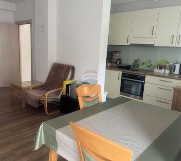 Baška - lijep i prostran stan 78m2, parking - cover