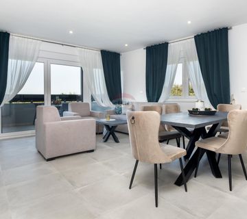 Rovinj,stan novogradnja,mirna ulica ,85m2+parking - cover