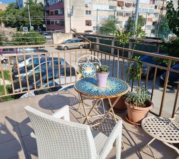 Istra, širi centar stan 86m2 s puno potencijala - cover