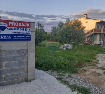 Istra, Rakalj- kuća s bazenom,građevinsko zemljište 3000m2 - cover