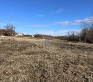 Veliko građevinsko zemljište u blizini Pazina - cover