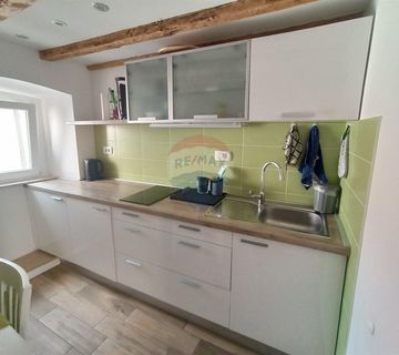Baška - dvoetažni stan 36m2, centar, pogled - cover