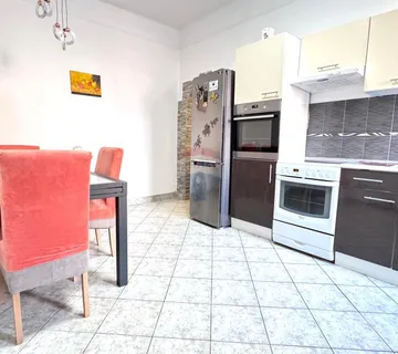 Rijeka, Banderovo, dvosobni stan 73m2 blizina fakulteta - cover