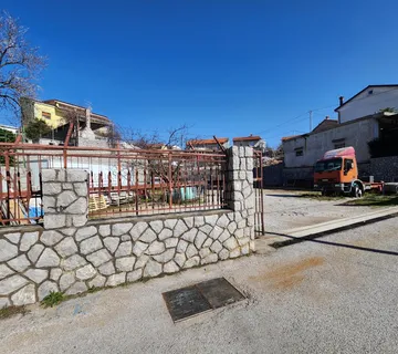 Rijeka, Zamet - ograđen teren za najam, 900m2 - cover