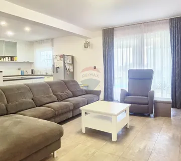Istra, Loborika - samostojeća kuća 225m2 - cover