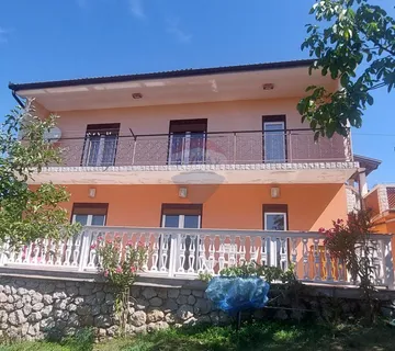OPATIJA - BREGI - Samostojeća kuća sa dva stana - cover