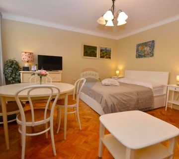 Rovinj,savršen stan 53m2 u centru,1.kat - cover