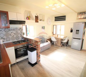 Rovinj,stari grad renovirani stan 52m2 - cover
