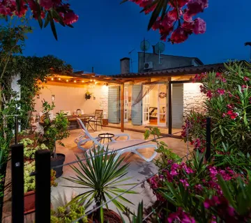 Istra,Rovinj,kuća sa dvorištem,centar,mirna ulica,novogradnja - cover