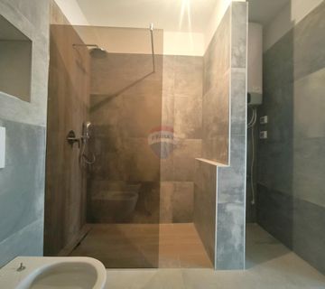 BANJOLE, luksuzni apartman s bazenom, pogled more - cover