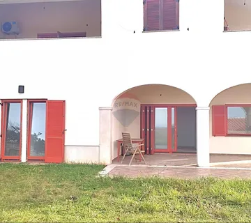 Istra, Poreč, Baderna - stan u prizemlju, terasa, garaža, vrt - cover
