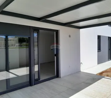 Istra,Banjole,stan sa velikim vrtom - cover