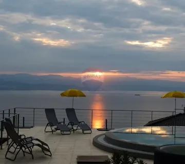 Lovran - najam stana s prekrasnim pogledom i bazenom, režije uključene - cover