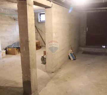 Velika Gorica - Centar, kuća sa tri stana - cover