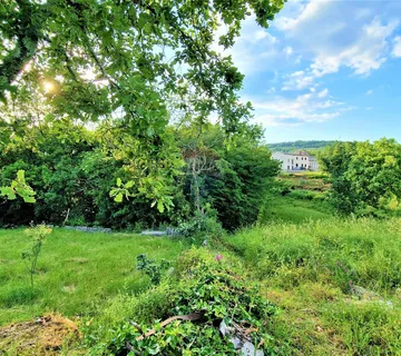 Istra,okolica Buzeta-Građevinsko zemljište u mirnom okruženju - cover