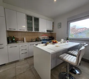 Rijeka, Viškovo - stan 2s+db s okućnicom i parkingom - cover