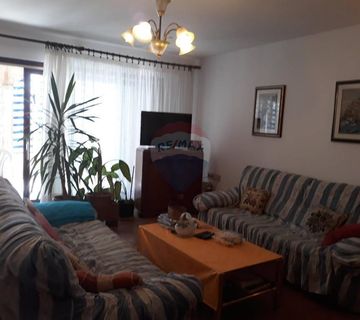 Prodaje se velika kuća sa velikom okućnicom u okolici Umaga - cover